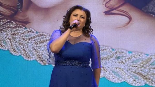 Сиринә Зәйнетдинова  "Гармунчыга гашыйк булдым" Резеда Валеева сүзләре, Илгиз Зарипов музыкасы.