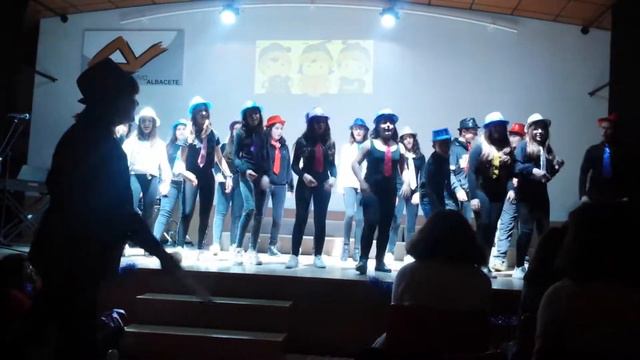 Noël jazz 1ESO IES Vandelvira. Albacete. 22/12/17 смотреть онлайн
