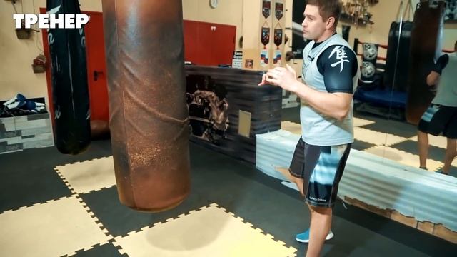 Как бить левый боковой на скачке / Это самый сильный удар в боксе смотреть онлайн