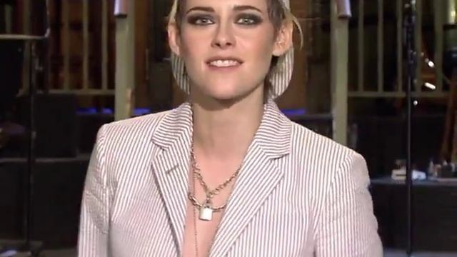#KristenStewart hosts смотреть онлайн