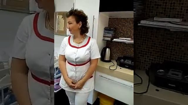 Косметолог на работе. Чистка лица. Химические пилинги.