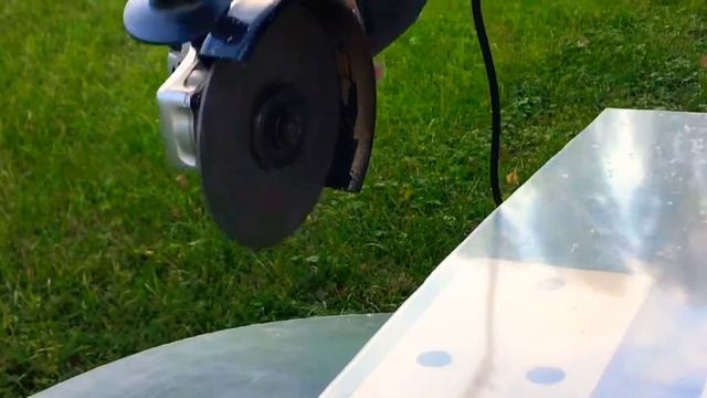 Универсальный пильный диск на болгарку Vatzo Multicut по оргстеклу. смотреть онлайн