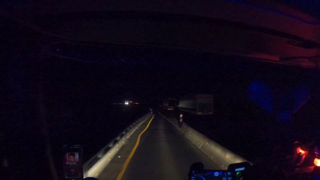 Отстоял в пробке 9 часов. Спустило колесо на прицепе. смотреть онлайн