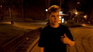 Indian0ch прыгает в фонтан в Киеве