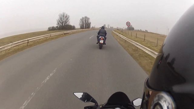 Yzf-r125 & GSX-R 600 | Audi R8 | GoPro HD Hero2 смотреть онлайн
