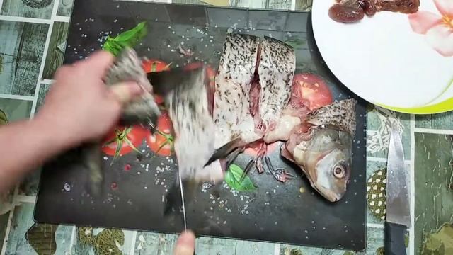 Вкусно жарим леща. Быстрая очистка леща от чешуи смотреть онлайн