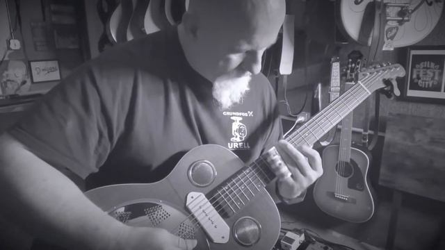 Fender Brown Derby resonator “like a shiny penny” by Bob Brown смотреть онлайн