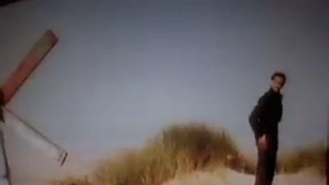 A Matter of Life and Death (1946) - David Niven on the beach смотреть онлайн