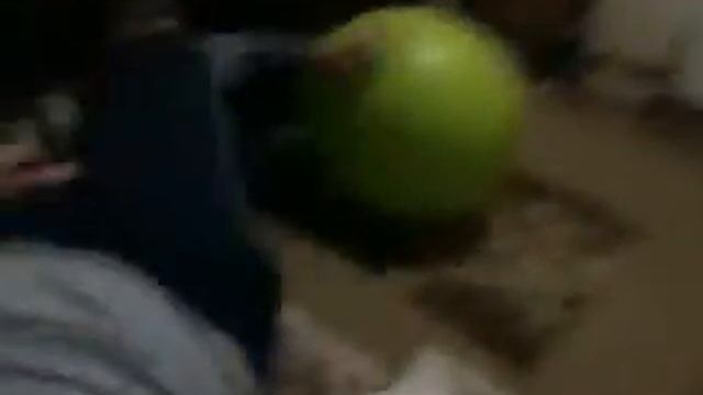 Мальчик против мяча смотреть онлайн