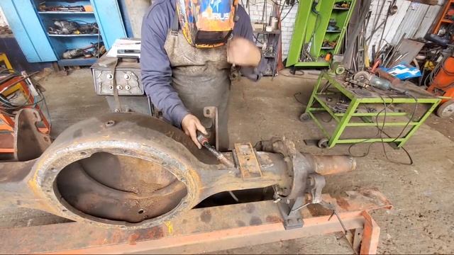 Una Manera De Asegurar, Bases Paquete De Muelles, Al Eje trasero Rockwell смотреть онлайн