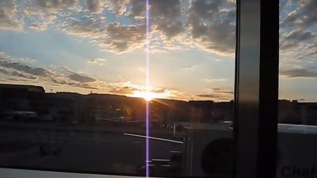夕日に沈む飛行機 смотреть онлайн