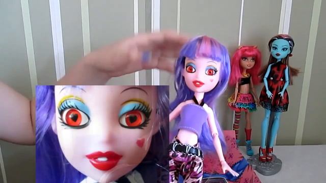 Обзор на куклу: гибрид Ясмины [Bratzillaz] и Дракулауры [Monster High] смотреть онлайн