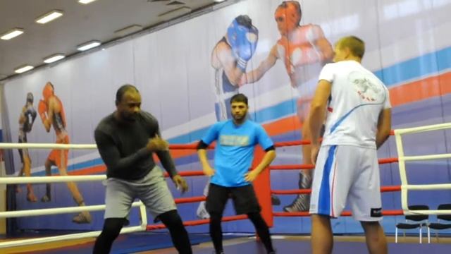 КАК ЭТО БЫЛО: РОЙ ДЖОНС. ОТКРЫТАЯ ТРЕНИРОВКА НА СПОРТИВНОЙ БАЗЕ «ОЗЕРО КРУГЛОЕ» смотреть онлайн