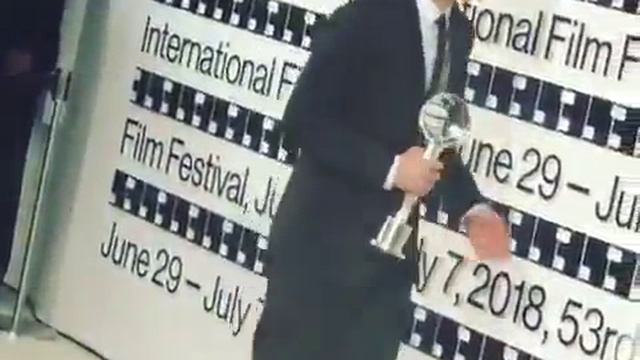 Роберт на церемонии закрытия Karlovy Vary International Film Festival 10 смотреть онлайн