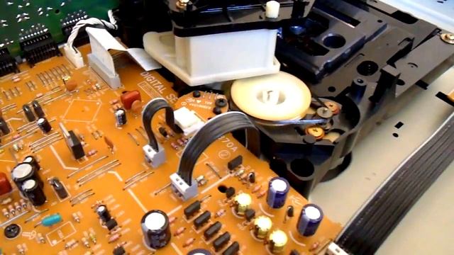 Technics SL-PS840 Compact Disc Player (1993-96) SOAD70A . Обзор, профилактика. Замена пассика з-ки. смотреть онлайн