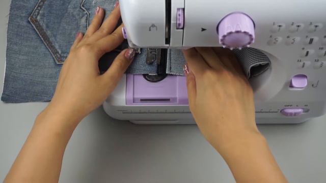 DIY Make a crossbody bag from old jeans - Ceative recyling idea смотреть онлайн