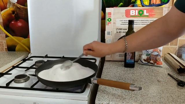 Подготовка чугунной сковороды к использованию. смотреть онлайн