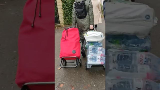А вы говорите что женшины в Европе отдыхают . А я все эти годы как осёл с высунутым языком бегала смотреть онлайн