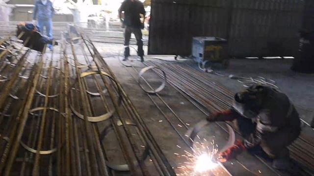 Каркасы буронабивных свай для подпорных стен на участке с уклоном в Сочи смотреть онлайн