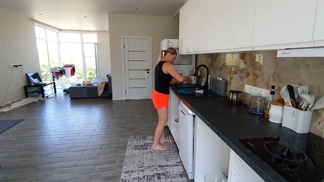 Беспорядок в детской/ Валере(пылесос) надо на пенсию/Быстрая уборка дома смотреть онлайн