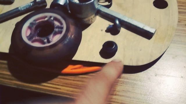 Замена подшипников самокат в конце розыгрыш Replacing bearings, scooter ड्रॉ के अंत में बीयरिंग смотреть онлайн