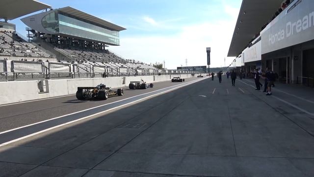 How to EMBARRASS Ferrari F1…Bring the FLAME SPITTING Mazda 787B смотреть онлайн