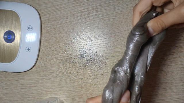 добавляют в слайм блёстки!!!!! потом ещё хочу добавить какой-то слайм чтобы качество стало лучше смотреть онлайн