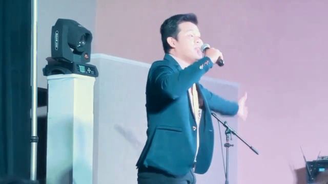 Marcelito Pomoy I Hello смотреть онлайн