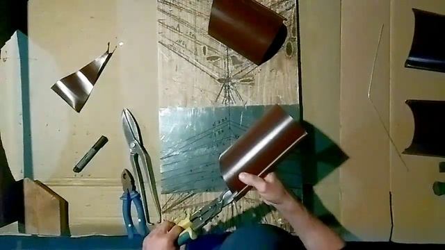 Угол желоба из водосточного желоба. смотреть онлайн