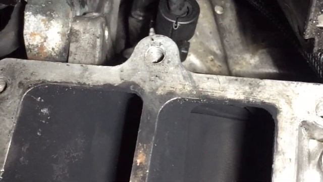 Mercedes Benz W212 снимаем впускной коллектор.Mercedes Benz W212 Remove Intake Manifold.mp4