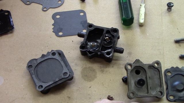 Mercury or Mariner fuel pump rebuild смотреть онлайн