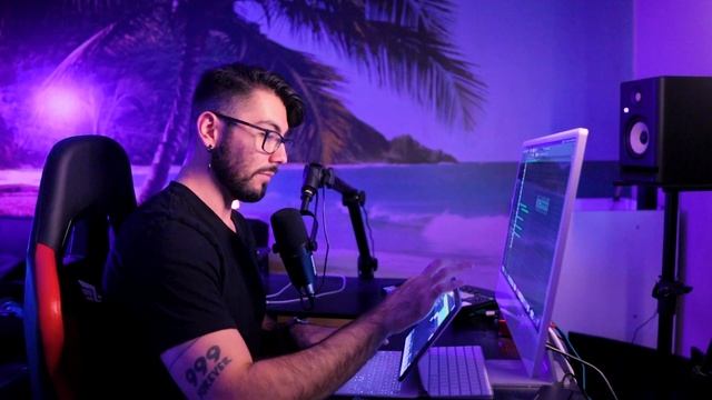 FL Studio Mobile On Brand New IPad Pro 2021 смотреть онлайн