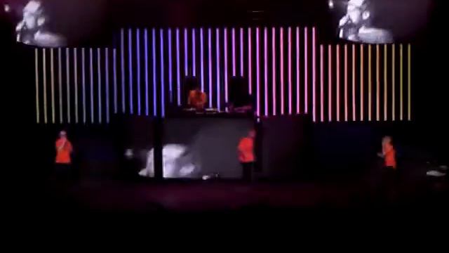 Beastie Boys & Mixmaster Mike @ Heineken Music Hall, Amsterdam 14-12-2004 Pt. 10 смотреть онлайн