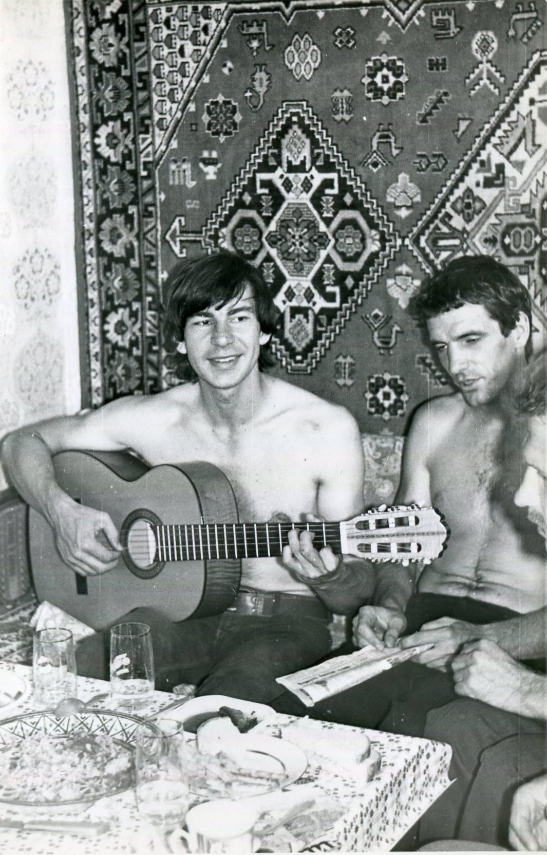 Песня "Запотели окна". Поёт Фарид Абайдулин. Музыка Искандера Зупарова. Автор текста Юрий Соболь