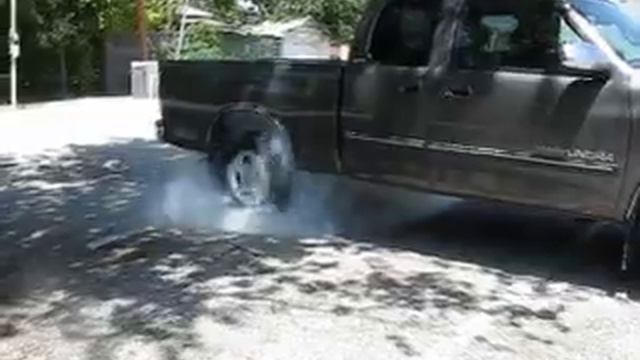 Toyota Tundra Burnout 2003 4.7 смотреть онлайн