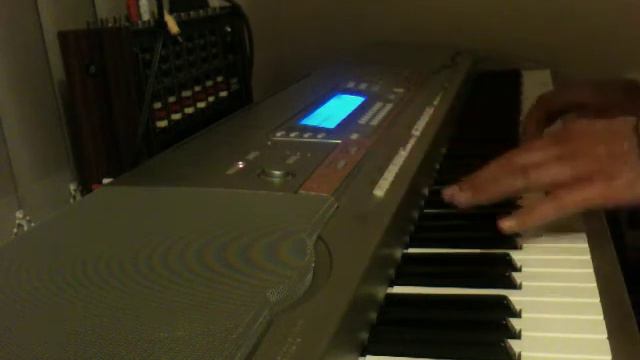 IZERA : CASIO WK-8000 : 80'S IMPROV 001 смотреть онлайн