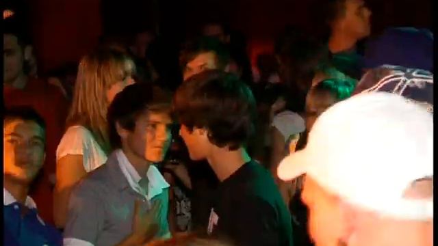 Tanzpeitsche's "Zicke Zacke (Feiert Ihr Schweine)" live @ Made In Germany Party Teil 1 смотреть онлайн