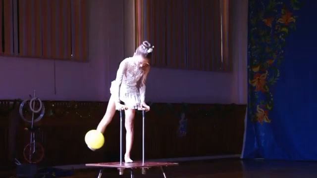 Беспалова Елизавета - Ручной эквилибр «Планета детства» смотреть онлайн