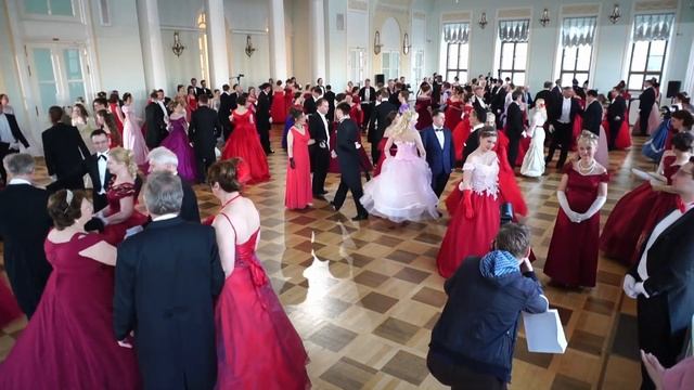 Кадриль Летучая мышь (Fledermaus Quadrille), танец (dance) смотреть онлайн