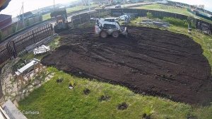 Выравниваем участок под газон (делаем планировку, выравниваем перепад между участком и дорогой)