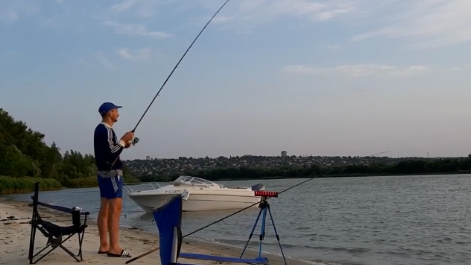 Рыбалка и отдых с ночевкой на острове. Мега Таранка,как из пулемета. Жарим шашлык. Коптим рыбу. смотреть онлайн