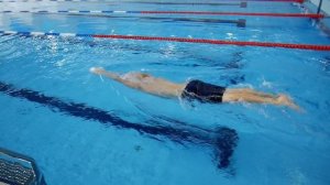 Как делать разворот маятник в бассейне? Техника, ошибки