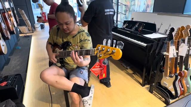 FENDER ULTRA JAZZ BASS V (SUNBURST) - “UNBOXING AND SOUNDTEST”. смотреть онлайн