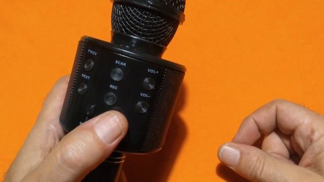 Bluetooth Karaoke Microphone WS-858 смотреть онлайн