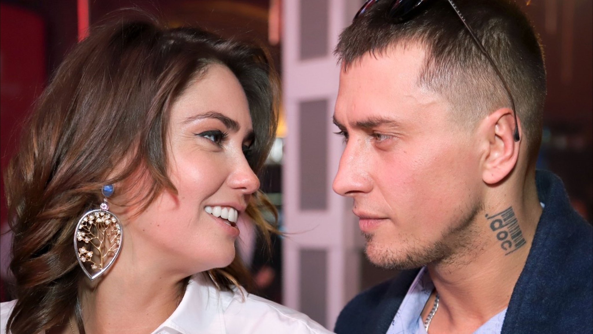 Облизавшей Прилучного с ног до головы Муцениеце вынесли вердикт смотреть онлайн