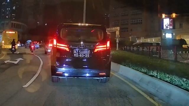 澳門豐田7人車敗類突然倒車險撞後車BY 匿名 смотреть онлайн