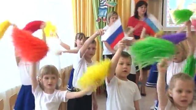 Песня "На площади Красной орудия бьют" на утреннике 23 февраля смотреть онлайн