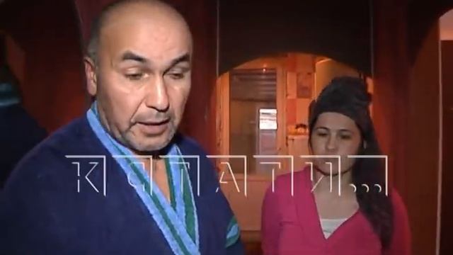 Две законные матери - каждая с настоящими документами - не могут поделить новорожденного ребенка смотреть онлайн