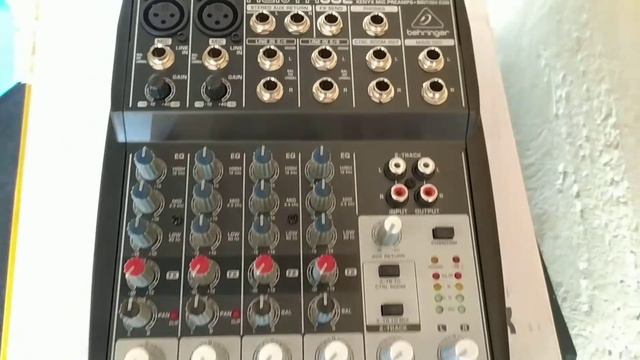 Consola Behringer 802 Xenyx de mezcla 100V смотреть онлайн