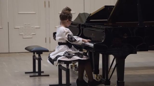 Ева Баркова. Сердитый клоун. Фортепиано смотреть онлайн